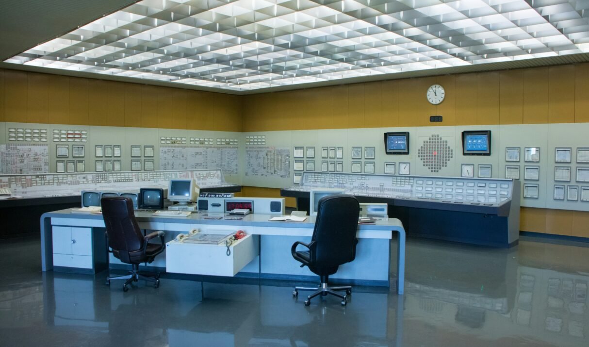 How to Choose the Right Commercial Security Provider for Your UK Business